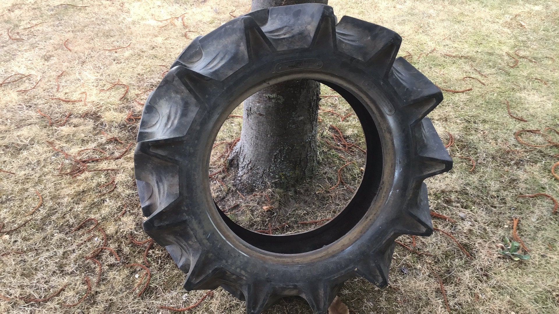 Minitractor 2 banden 18 duim  bridgestone, Zakelijke goederen, Landbouw | Onderdelen | Banden, Velgen en Assen, Ophalen