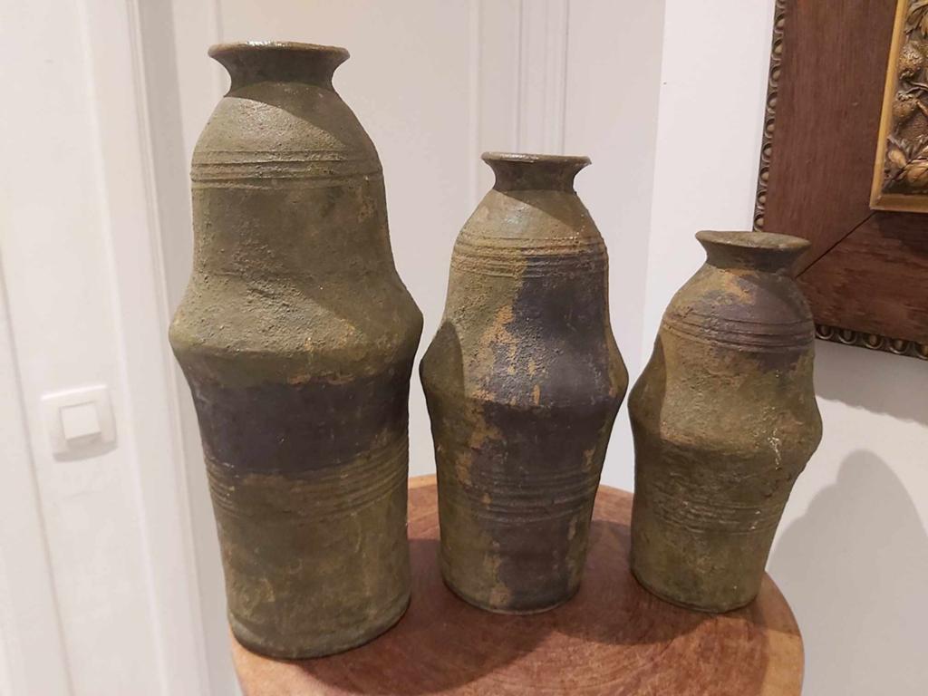 Trois magnifiques pots en faïence. Quel âge... ? Bon état, Antiquités & Art, Enlèvement ou Envoi