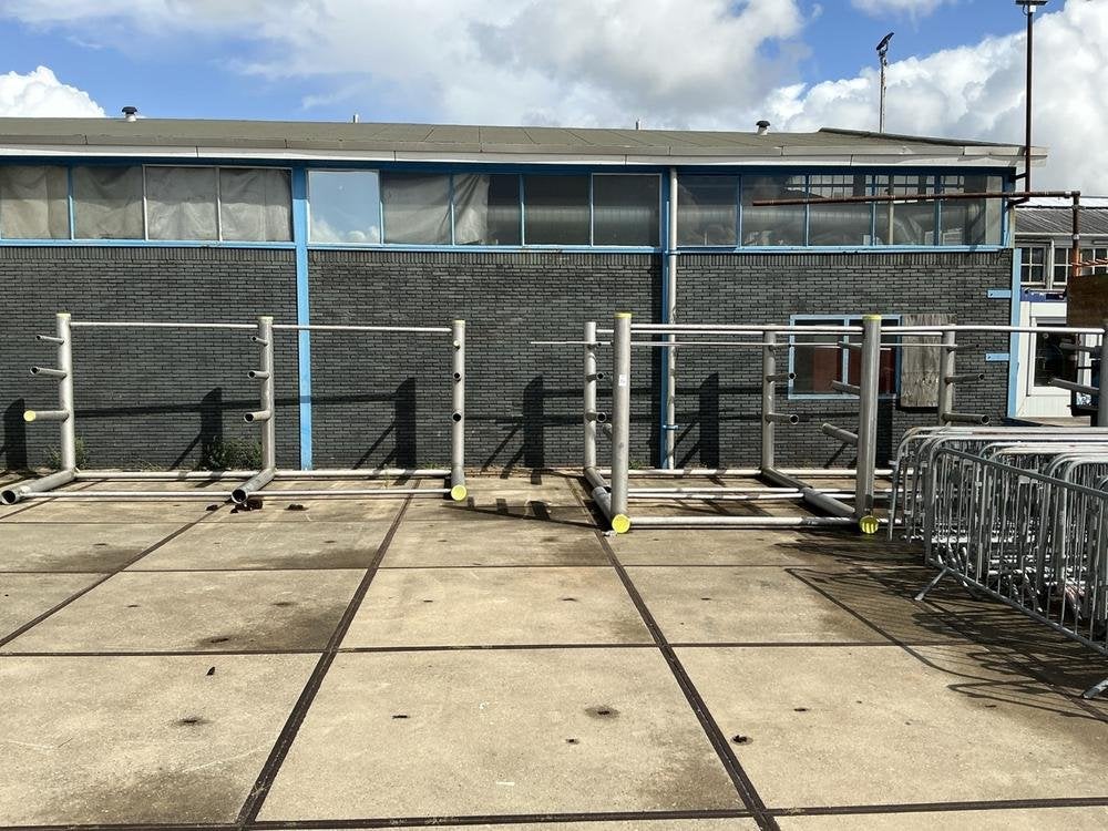 RVS Enkelzijdige draagarmstelling (3x)