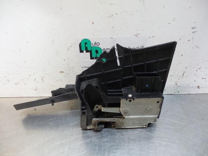 Serrure portière mécanique 4portes avant gauche d'un Ford, -, 3 mois de garantie, -, -