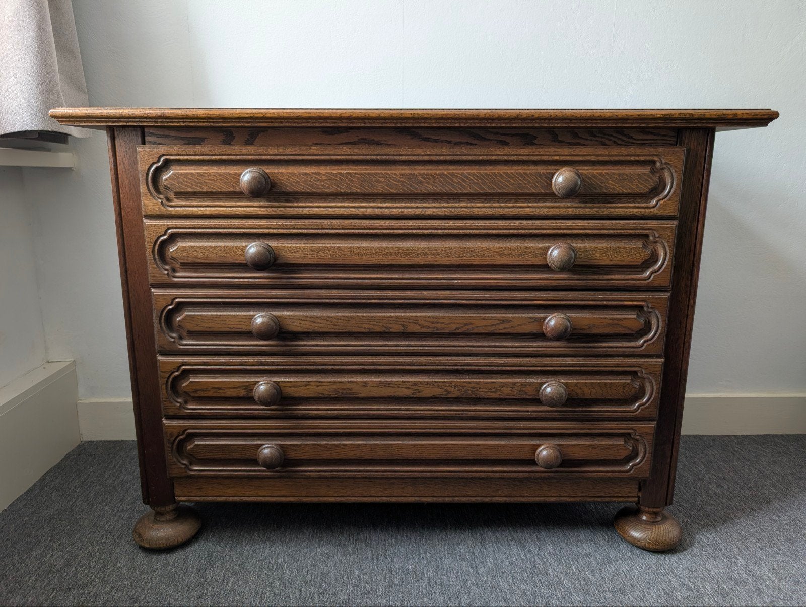 Klassieke houten ladekast met 5 ruime laden, Huis en Inrichting, Kasten | Ladekasten, Ophalen, Gebruikt, 5 laden of meer, Eikenhout