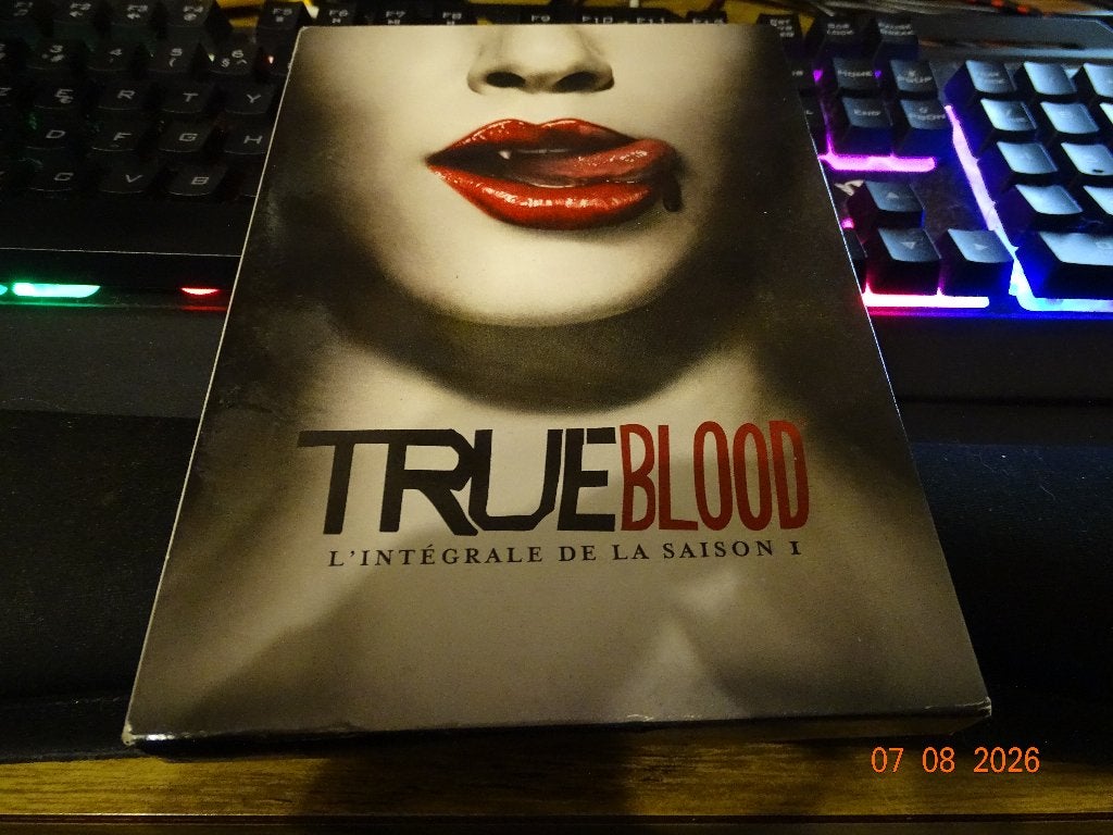 True BLOOD.l'intégral de la saison 1, CD & DVD, DVD | TV & Séries télévisées, Comprend un boîtier, Enlèvement ou Envoi, Comme neuf