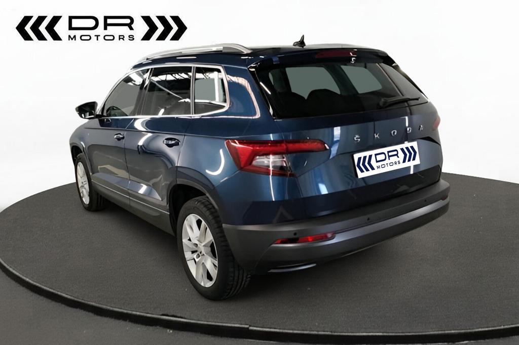 Skoda Karoq AUTOMAAT - ADAPTIVE CRUISE - VERWARMDE ZETELS, Autos, Achat, Euro 6, Entreprise, 0 kg