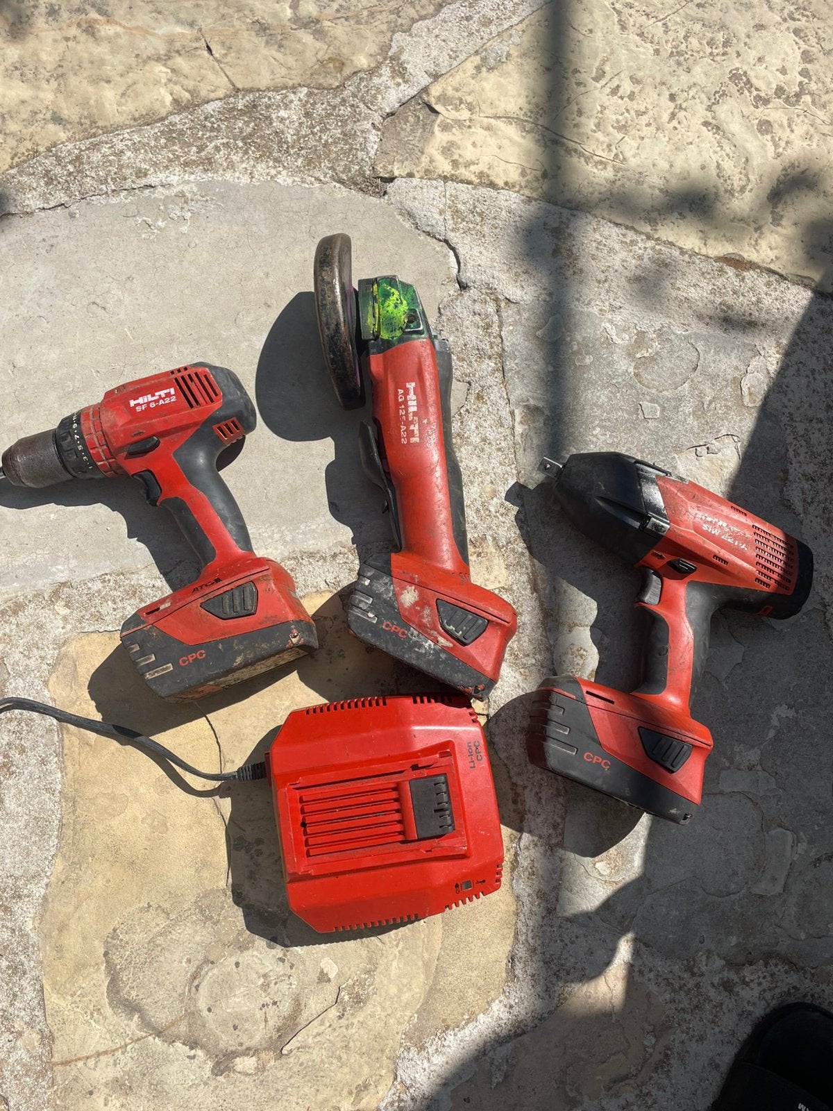 Hilti 22v, Doe-het-zelf en Bouw, Gereedschap | Boormachines, Ophalen of Verzenden, Zo goed als nieuw