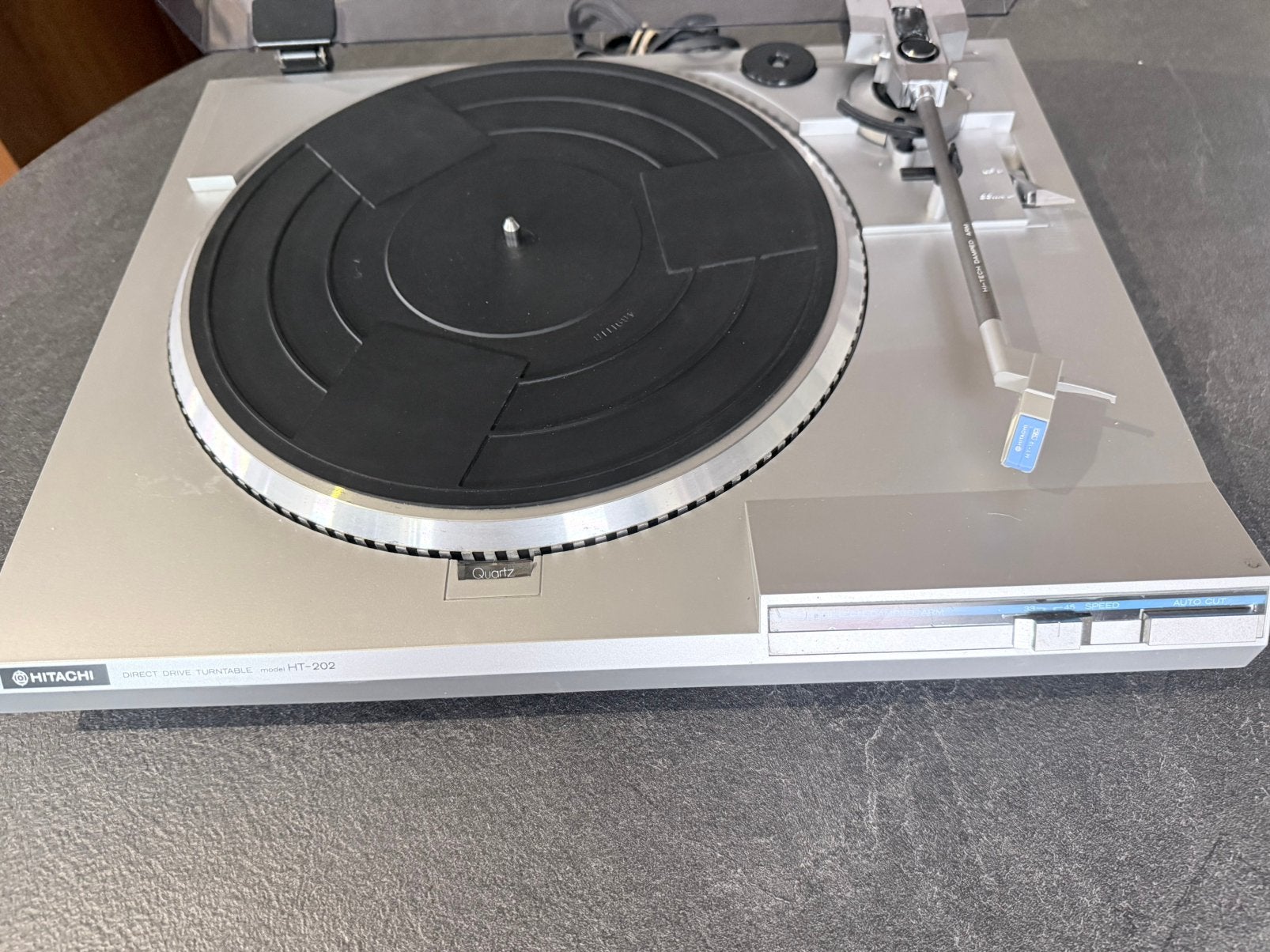 Platine Hitachi direct drive modèle HT-202, Enlèvement, Utilisé, Tourne-disque
