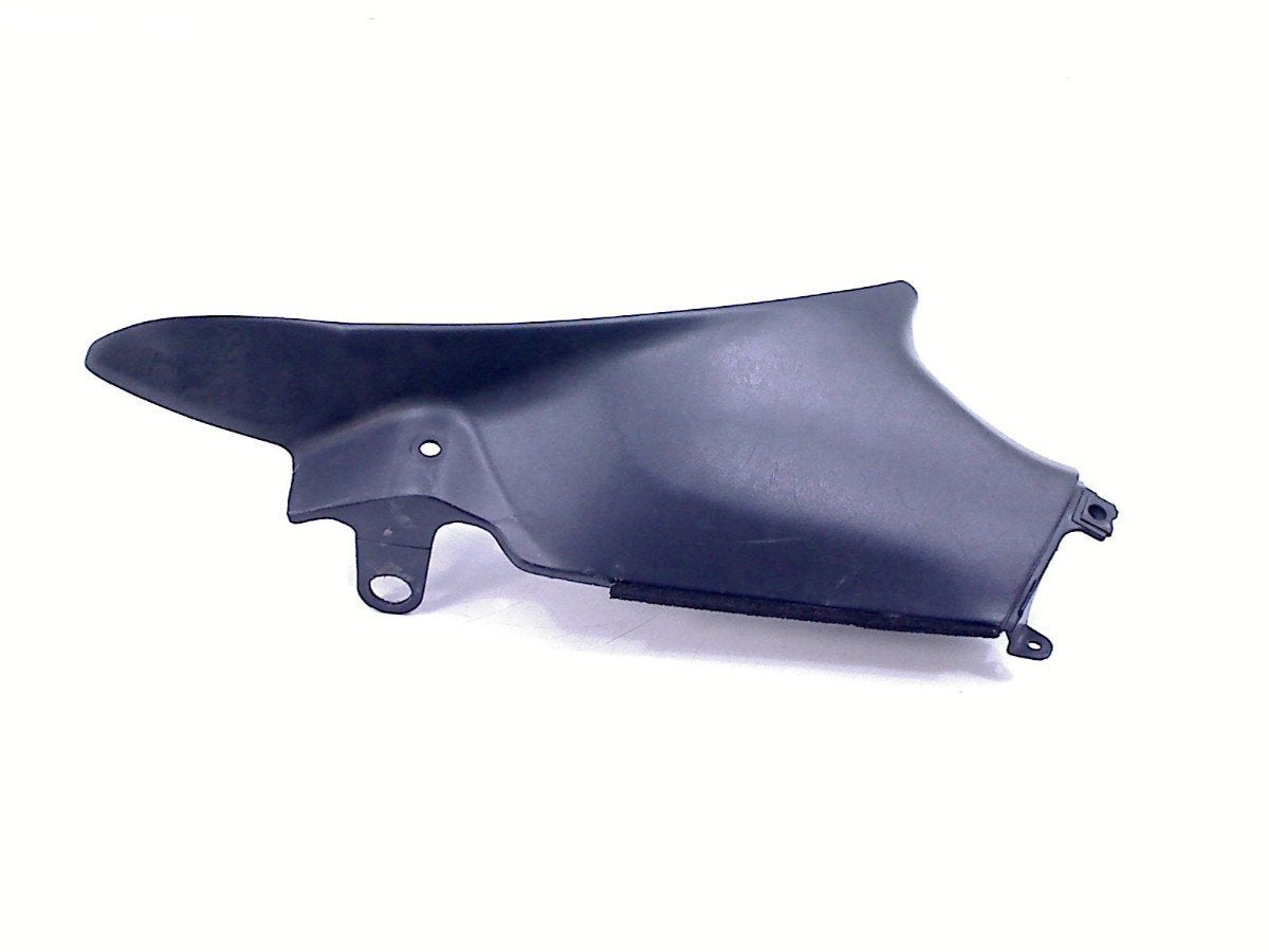 BINNENKUIPDEEL RECHTS Honda (64310-MATB-0000), Dhr. S. di Majo, Gebruikt, Info@cama-motorparts.nl, P.J. Troelstraweg 8 8
3144 CX  MAASSLUIS, NL