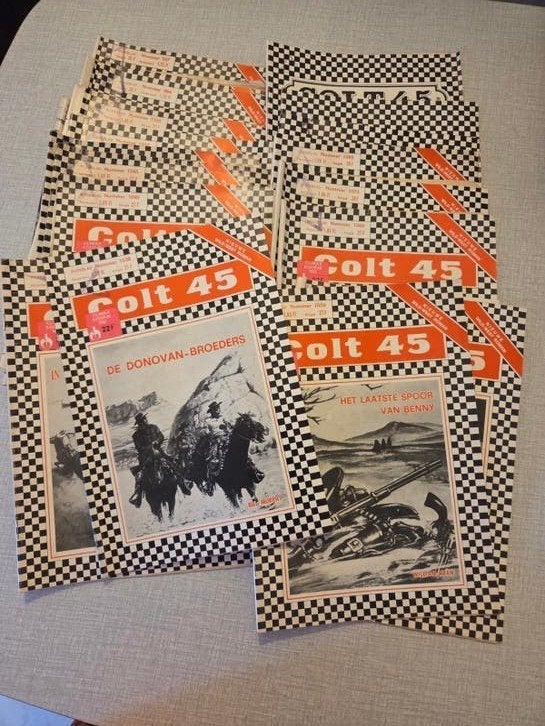 29 x vintage weekblad Colt 45., Ophalen of Verzenden, Gelezen