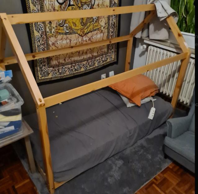Houten kinderbed huisje – Montessori bed, 70 tot 85 cm, Zo goed als nieuw, 160 tot 180 cm, Ophalen