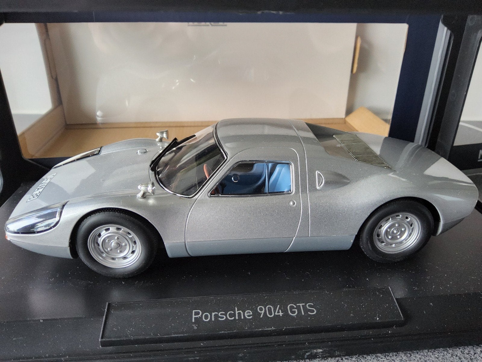Porsche 904 GTS., Hobby & Loisirs créatifs, Voitures miniatures | 1:18, Enlèvement ou Envoi, Norev