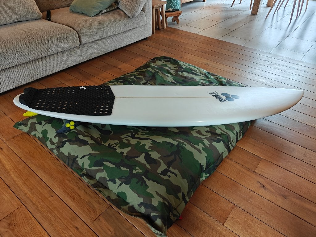 Surfboard Channel Islands M23 6'10, Watersport en Boten, Golfsurfen, Ophalen, Zo goed als nieuw, Overige typen, Met vinnen