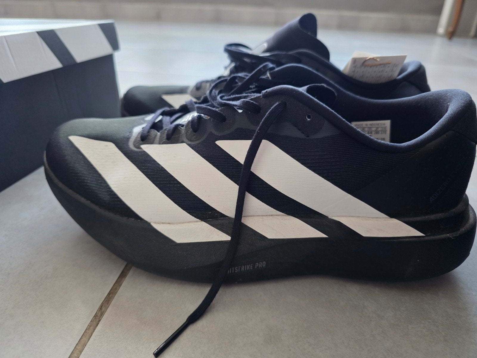 adidas Performance ADIZERO EVO taille 44, Sport en Fitness, Loopsport en Atletiek, Ophalen of Verzenden, Adidas