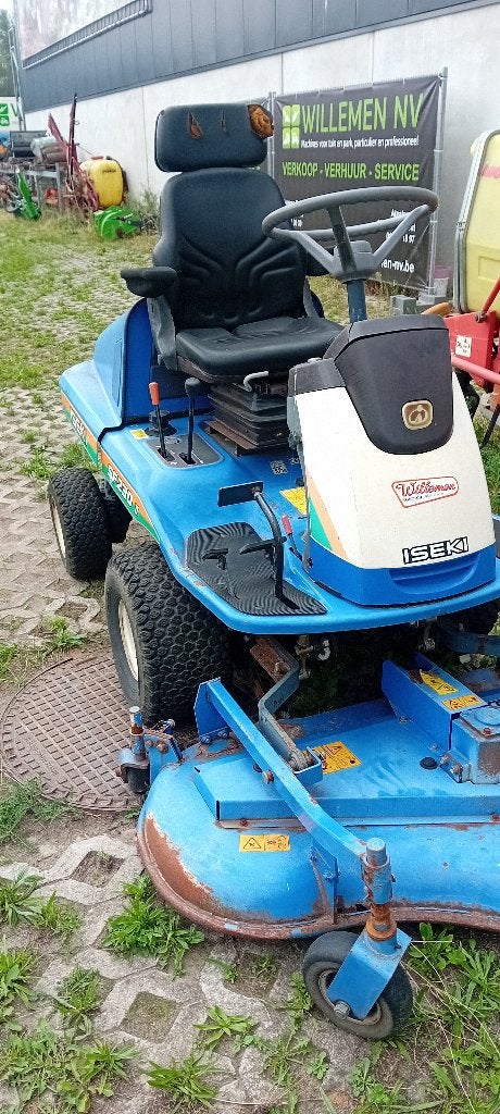 Iseki SF230 Zitmaaier, Ophalen