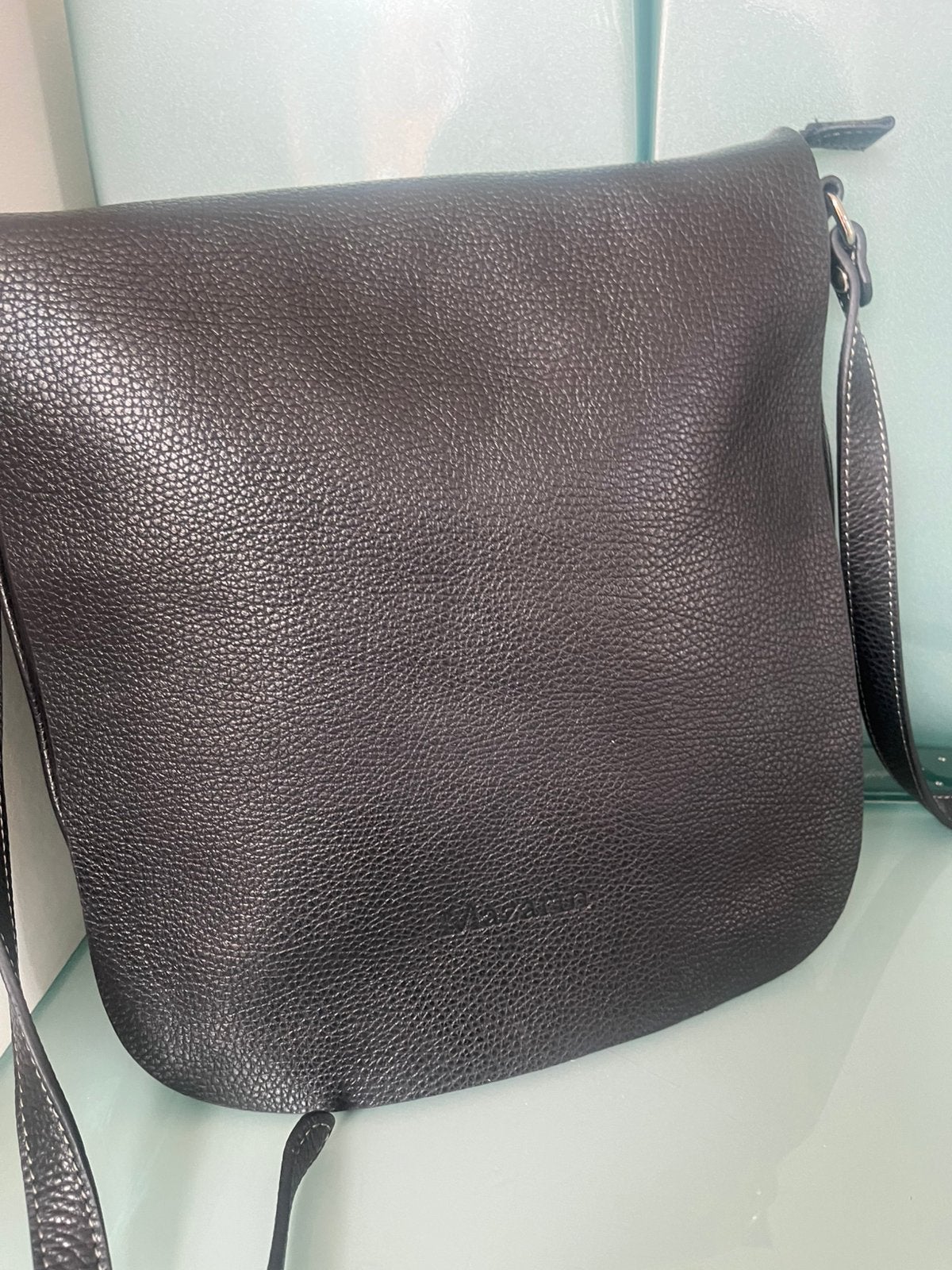 Prachtige lederen handtas Mazarin zo goed als nieuw!, Bijoux, Sacs & Beauté, Sacs | Sacs à bandoulière, Enlèvement ou Envoi, Comme neuf
