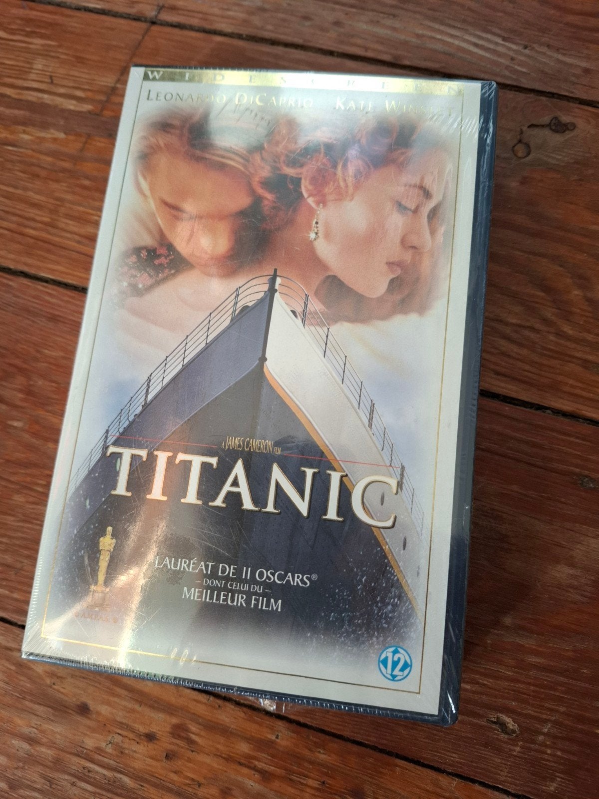 Cassette VHS TITANIC SCELLÉE.  FAIRE OFFRE RAISONNABLE SVP., Enlèvement