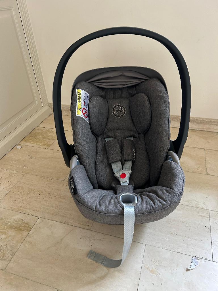 Lot Cybex : Siège auto Cloud Z i-Size + Base Isofix, Enfants & Bébés, Sièges auto, Autres marques, Enlèvement, Utilisé, Protection latérale
