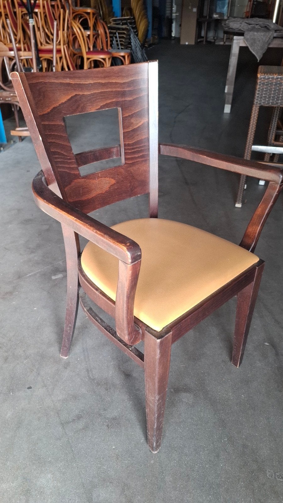 18 horeca sjieke bistro stoelen TON bruin hout partij, Bruin, Hout, Ophalen of Verzenden, Zo goed als nieuw