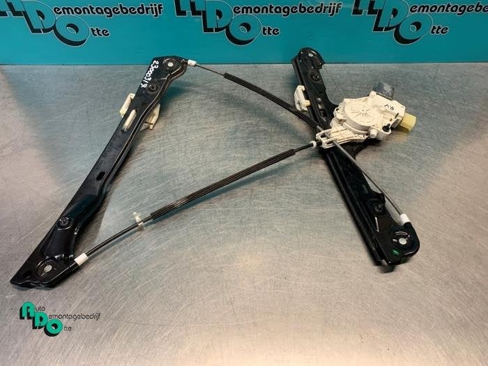 Mécanique vitre 4portes avant droite d'un BMW 1-Serie (1-Se, -, 3 mois de garantie, Utilisé, -