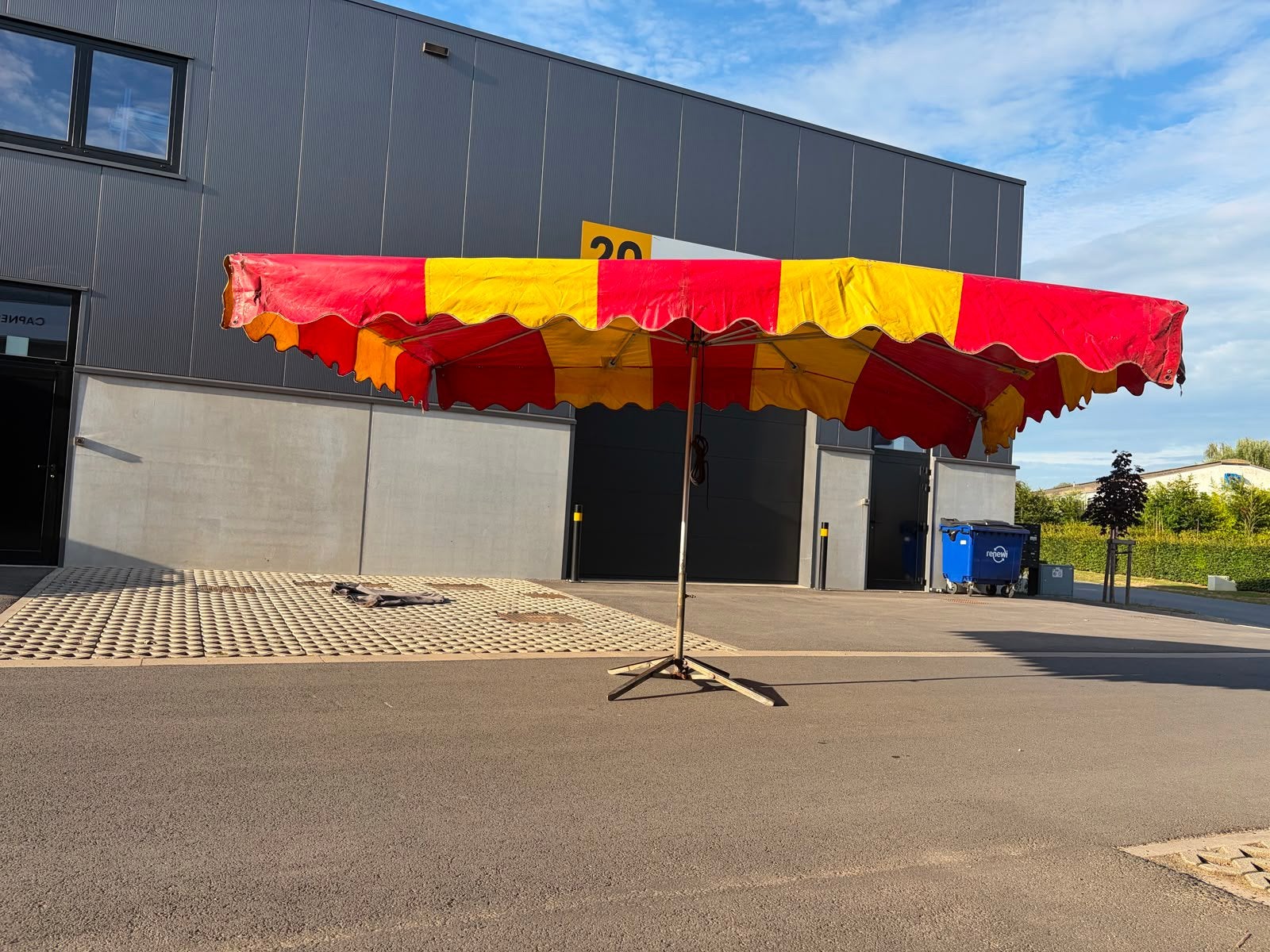 Grand parasol de maraicher, Enlèvement