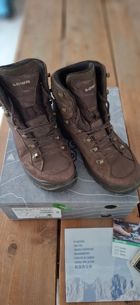 LOWA renegade mtx maat 41, Sport en Fitness, Bergsport en Wandelen, Ophalen, Zo goed als nieuw, Schoenen