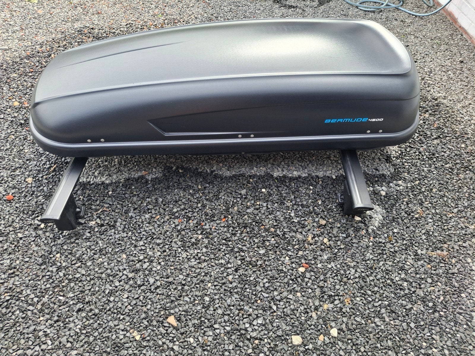 Complete set: Norauto Bermude 4500 koffer + Farad dakdragers, Auto diversen, Dakkoffers, Ophalen