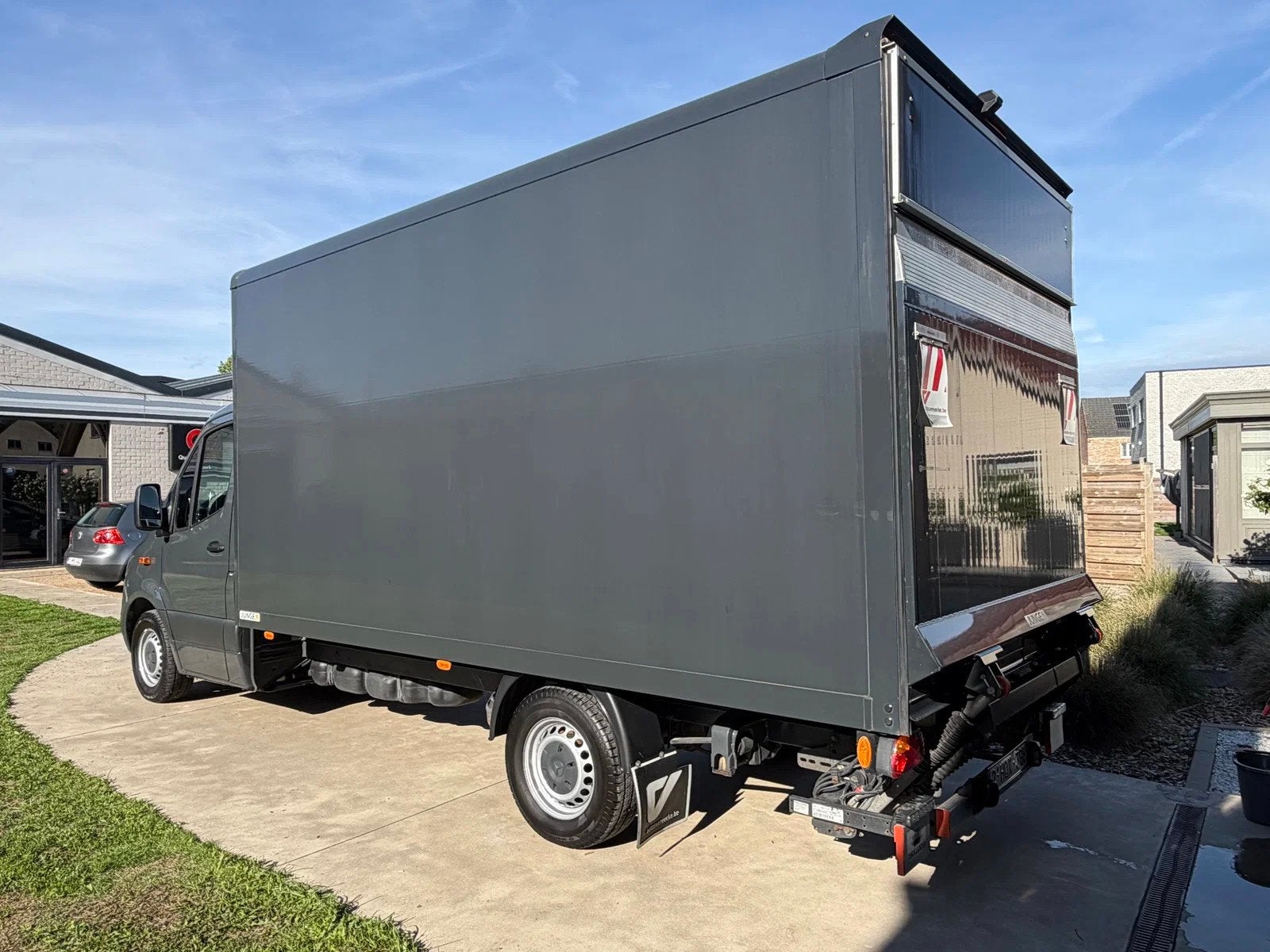Mercedes-Benz Sprinter 316 L3 RWD KAST + LIFT AU (bj 2022), Auto's, Automaat, Stof, Gebruikt, 370 g/km