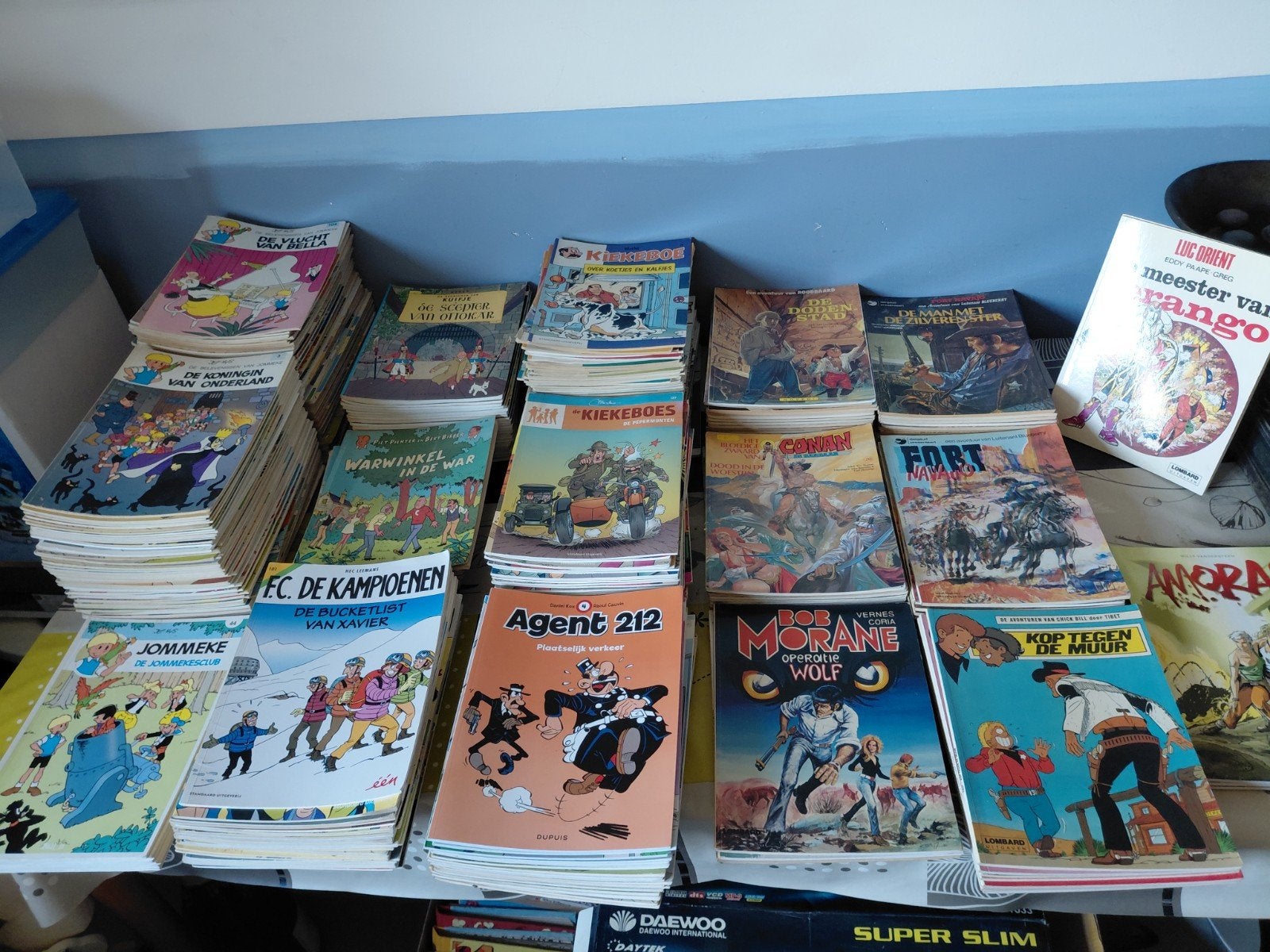 allerlei strips, elpees, singeltjes, en bakeliet platen, Boeken, Strips | Comics, Ophalen