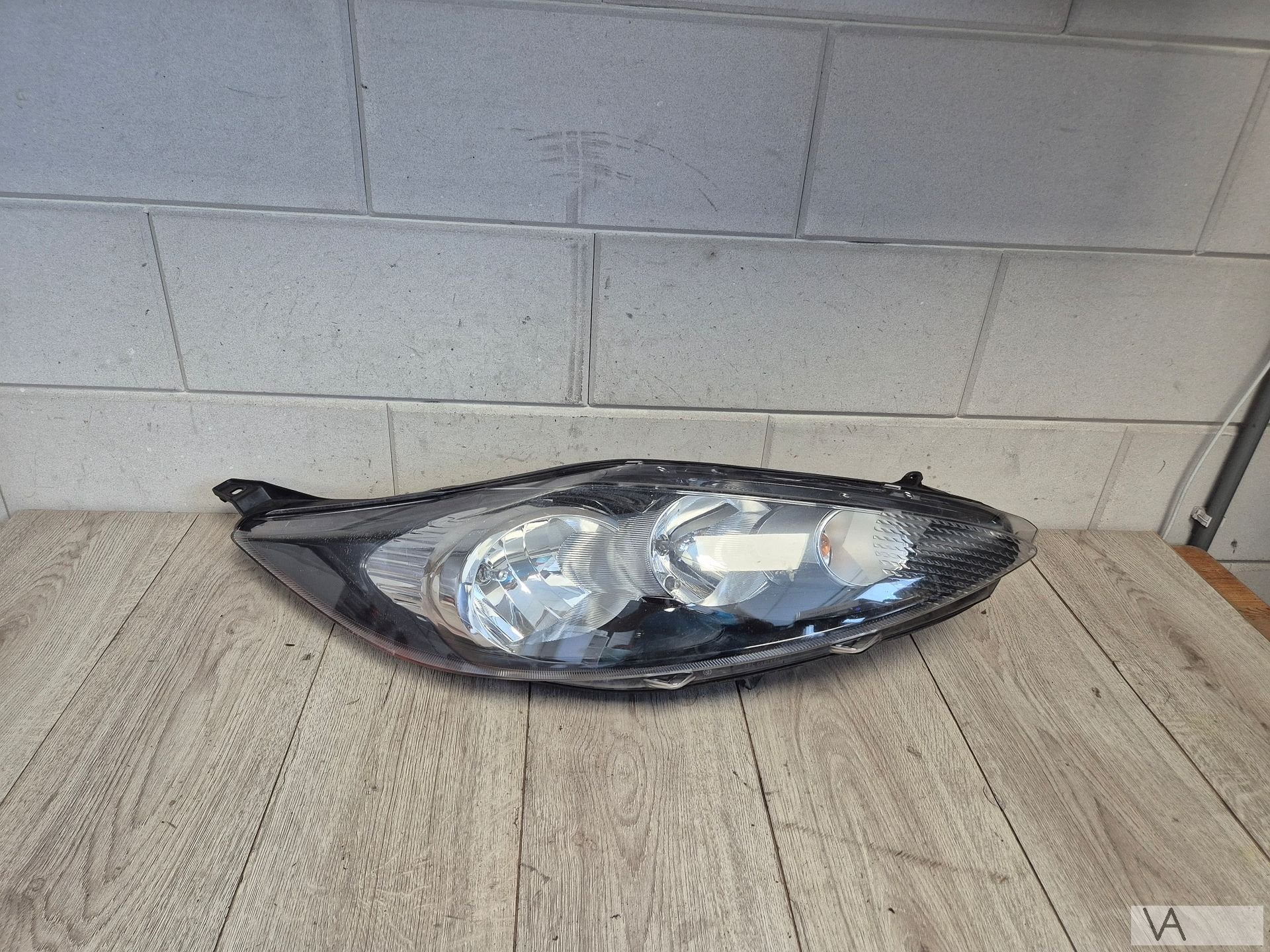 Koplamp rechts van Ford Fiesta 2009 - 2013 8a61-13w029-ah, Gebruikt, -, -, Ophalen of Verzenden