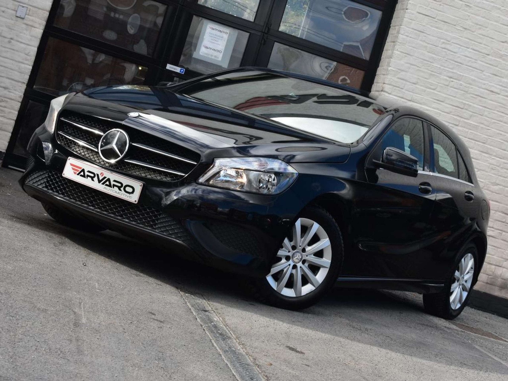 Mercedes-Benz A-Klasse 180 i Style Navi / Leder / Verw Zetel, 122 pk, Gebruikt, 4 cilinders, Zwart