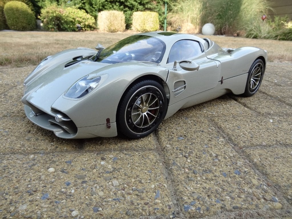 Pagani Utopia, Hobby en Vrije tijd, Ophalen, Nieuw