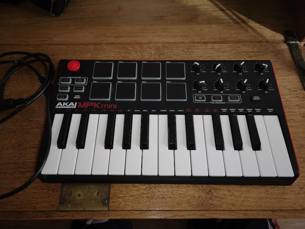 Akai MPK mini, Musique & Instruments, Enlèvement, Comme neuf