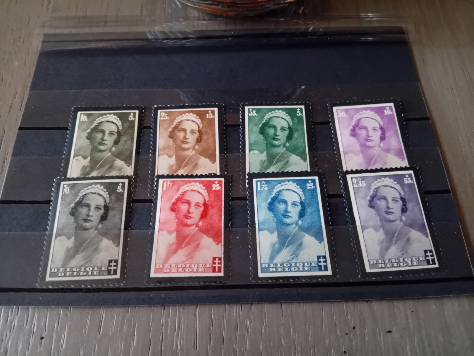 Timbres de Belgique n 411/418 **-* lot 630B, Envoi, Neuf