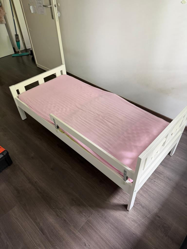 Lit pour enfant avec matelas, Enlèvement, Comme neuf, Matelas