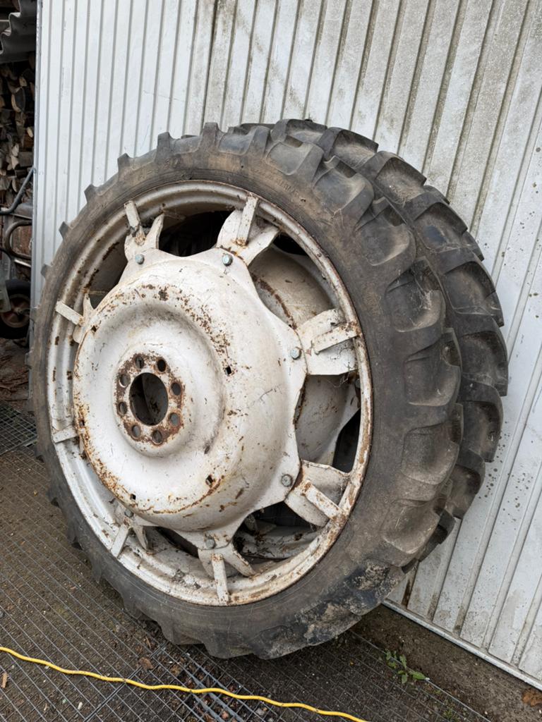 Roues étroite pour tracteur agricole, Articles professionnels, Enlèvement