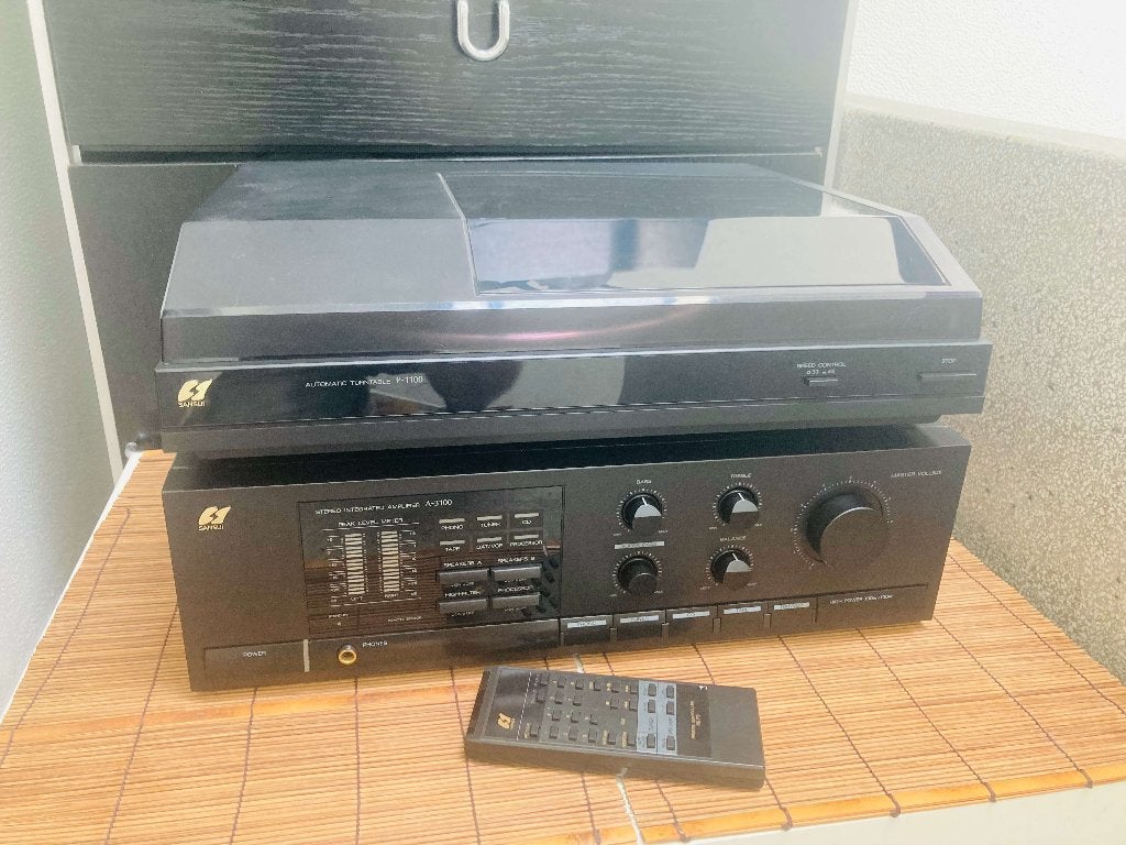 Ampli et platine vinyle Sansui, Enlèvement