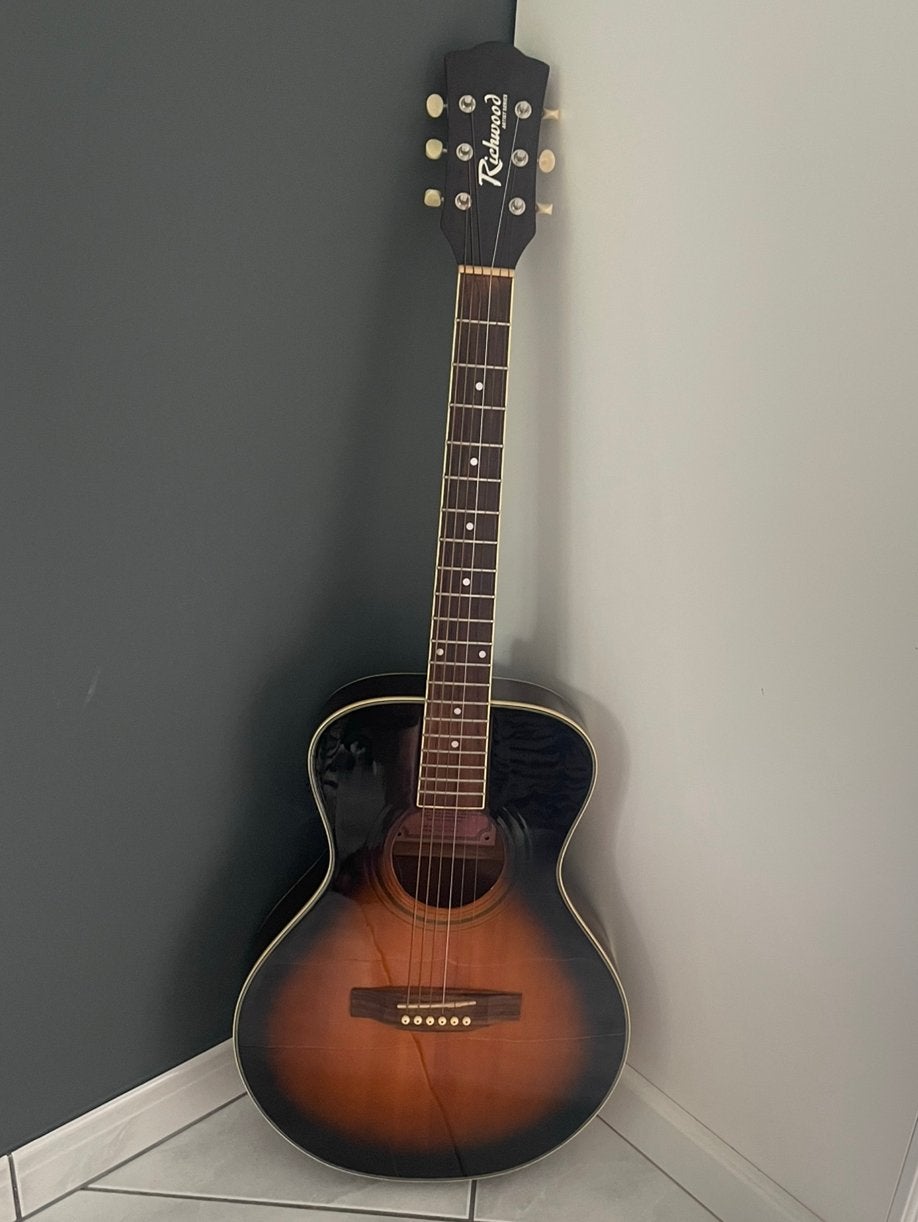 RICHWOOD ARTIST SERIES: FOLK GUITAR, Ophalen, Zo goed als nieuw