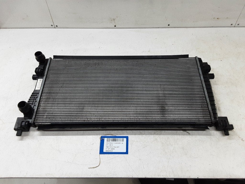RADIATEUR Volkswagen Golf VII (AUA) (5Q0121251EB), Gebruikt, Volkswagen, Mevr. I. Hauben, Rue de l'Espoir 34 34
4030  GRIVEGNÉE, BE