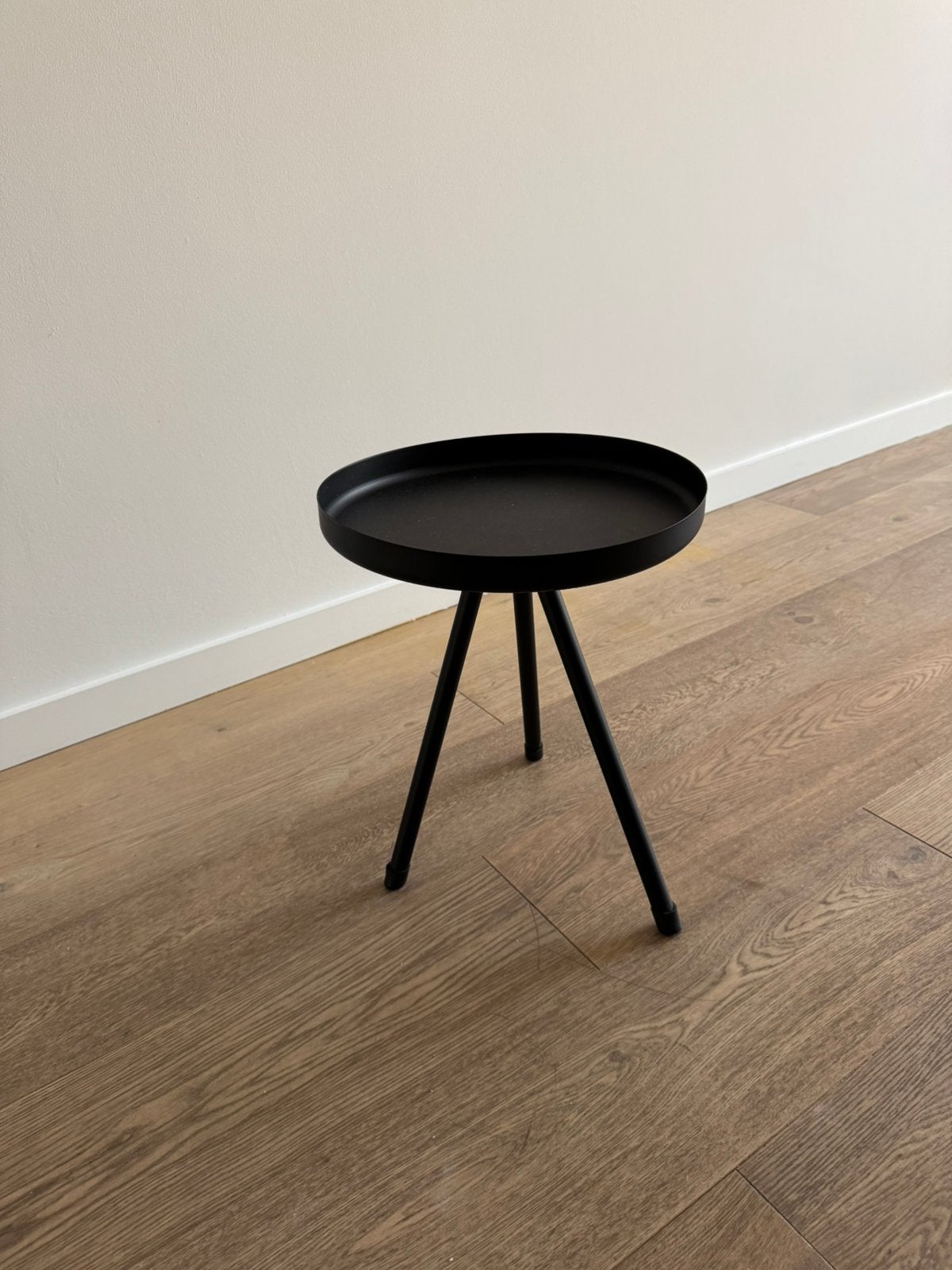 Table d'appoint moderne, Maison & Meubles, Tables | Tables d'appoint, Enlèvement, Comme neuf, Rond
