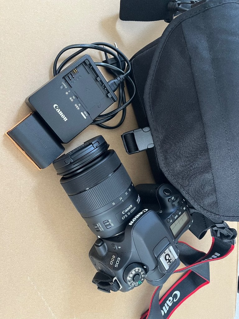 Canon EOS 80D body + kit 18-135mm, Ophalen, Zo goed als nieuw, Canon, Overige typen