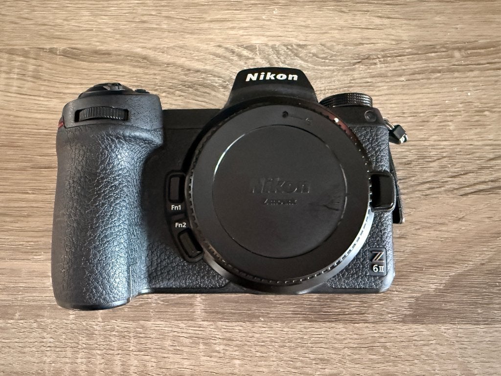Nikon Z6II + Nikkor 28-75 f2.8, TV, Hi-fi & Vidéo, Appareils photo numériques, Enlèvement ou Envoi, Pare-soleil, Écran inclinable/pivotant