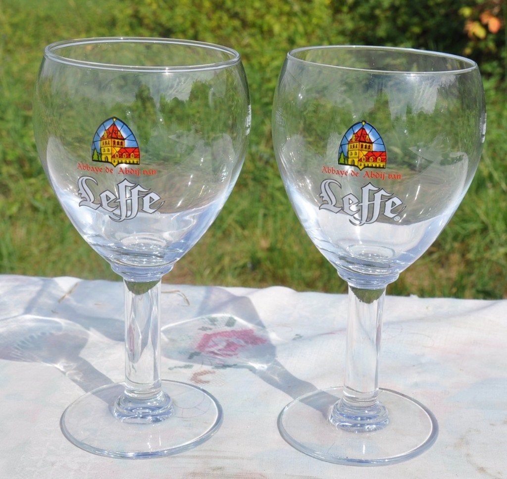 2 verres a leffe sur pied 33 cl, Verzamelen, Biermerken, Ophalen of Verzenden, Zo goed als nieuw, Glas of Glazen, Leffe