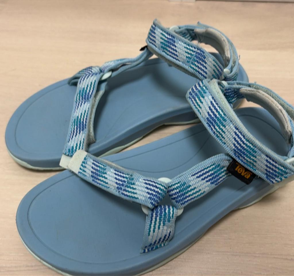 Sandalen TEVA maat 33/34 - waterbestendig, Meisje, Overige typen, Ophalen of Verzenden, Zo goed als nieuw