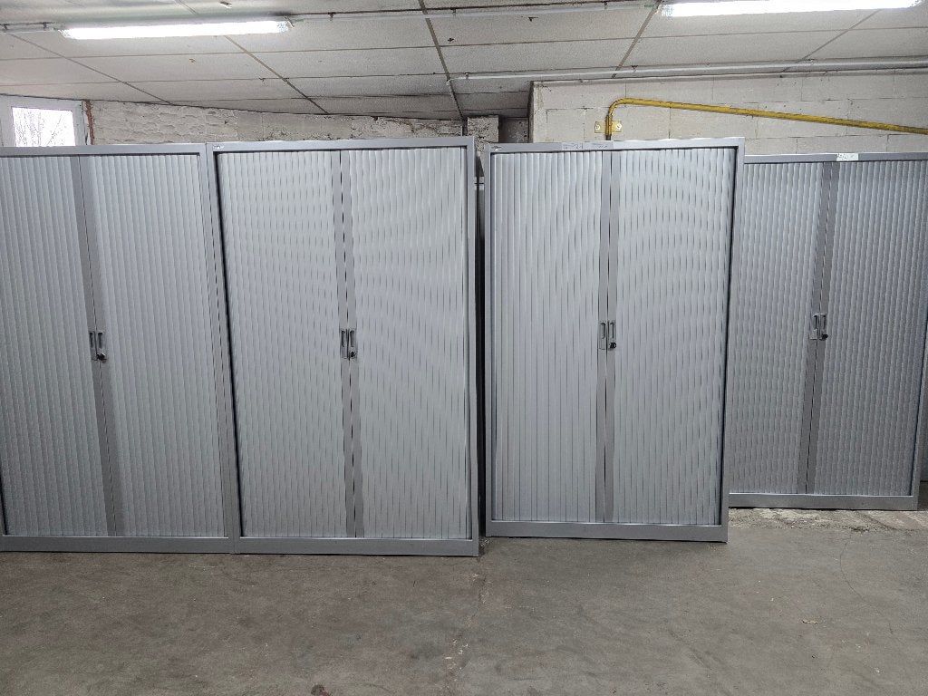 Metalen schuifkast 195x120x45 nieuwstaat