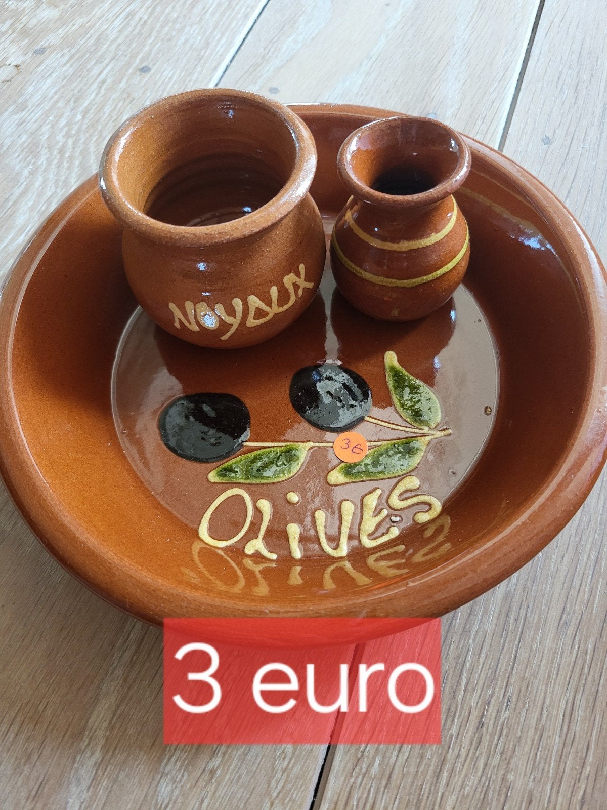 Schaaltje voor olijven

In nieuwstaat

Potjes voor pitten en, Ophalen of Verzenden
