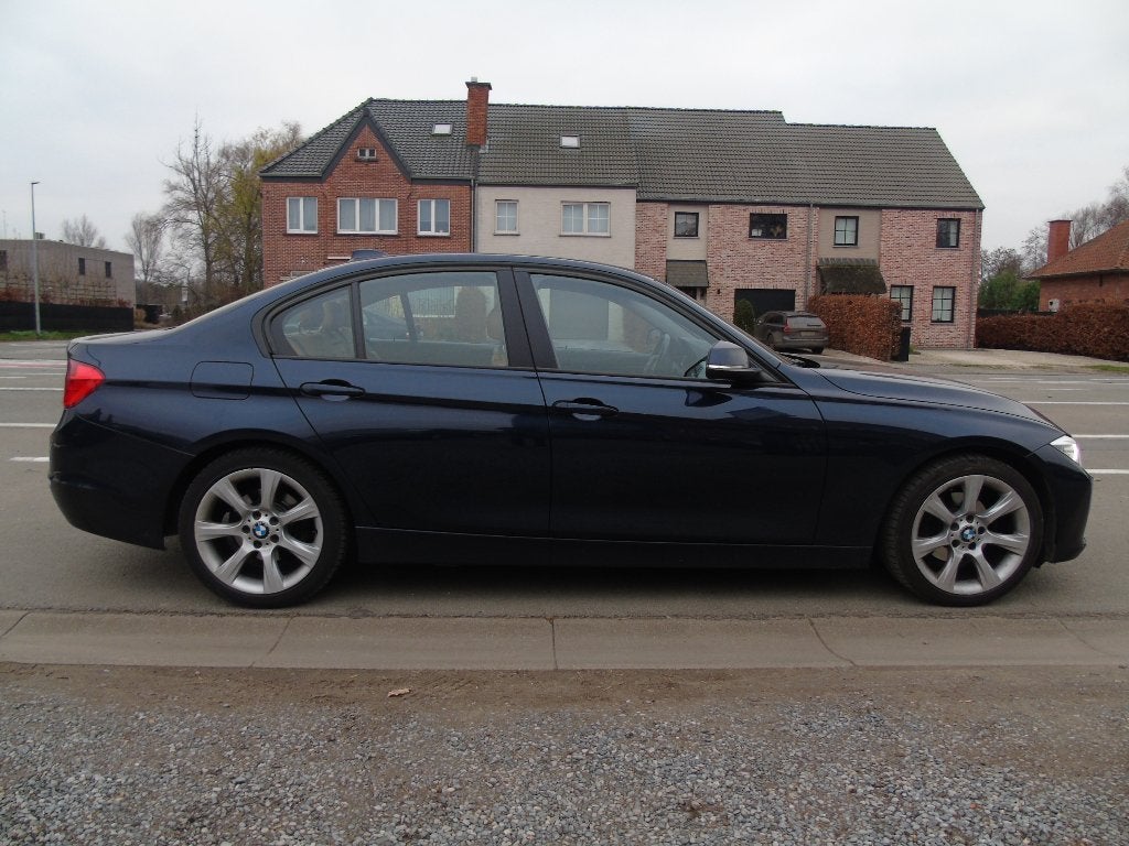 BMW 318dA *06/2013 **Navi* Keyless Go*Bi-Xenon* AUTOMAAT, Auto's, Euro 5, Beige, 4 cilinders, Blauw