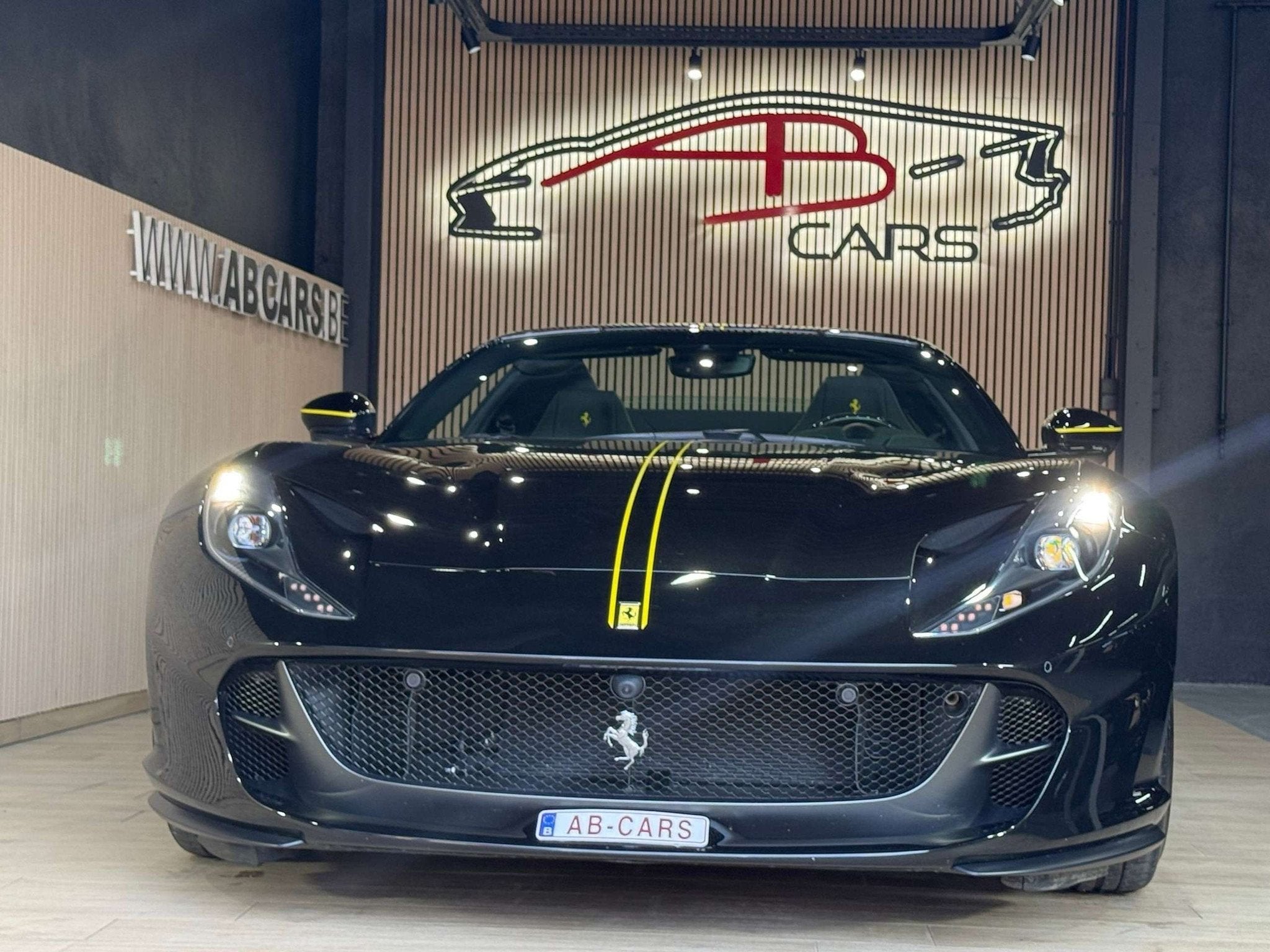 Ferrari 812 6.5 V12 F1 * GTS * (bj 2022, automaat), Automaat, Bi-Xenon koplampen, Zwart, Bedrijf