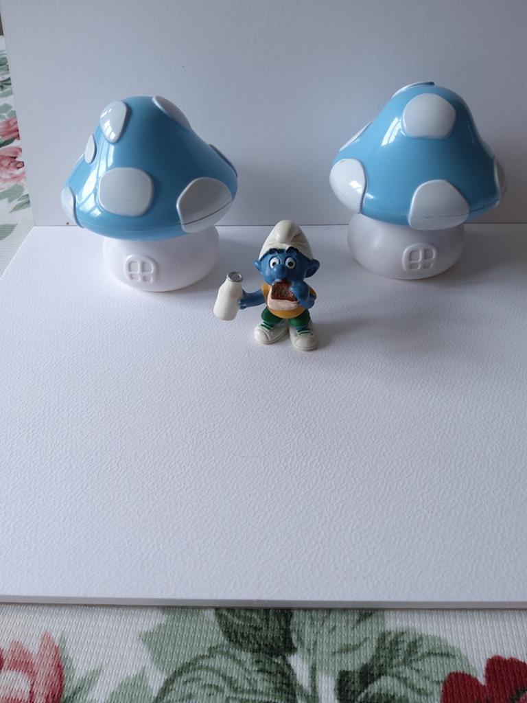 Smurf met snack, Ophalen of Verzenden, Gebruikt, Poppetje, Figuurtje of Knuffel