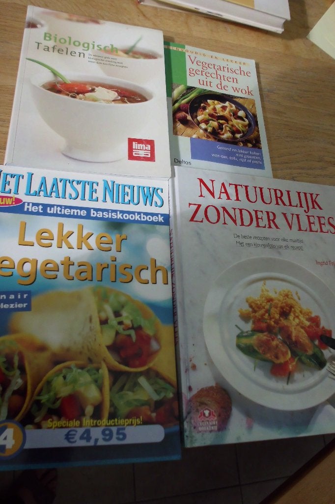 4 BOEKEN OVER VEGETARISCH & BIOLOGISCH KOKEN vr 6 €, Ophalen of Verzenden, Vegetarisch