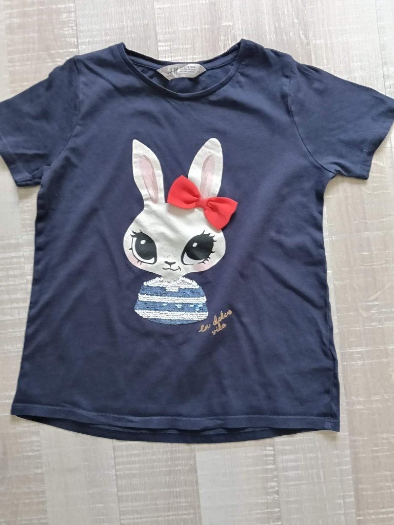 T shirt blauw konijn maat 134, Enfants & Bébés, Vêtements enfant | Taille 134, Enlèvement ou Envoi, Chemise ou À manches longues