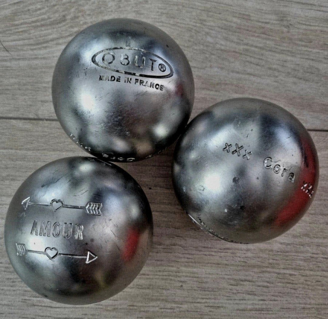 Qui a des balles de pétanque lourdes (poids sur balle) pour, Enlèvement ou Envoi, Comme neuf, Boule