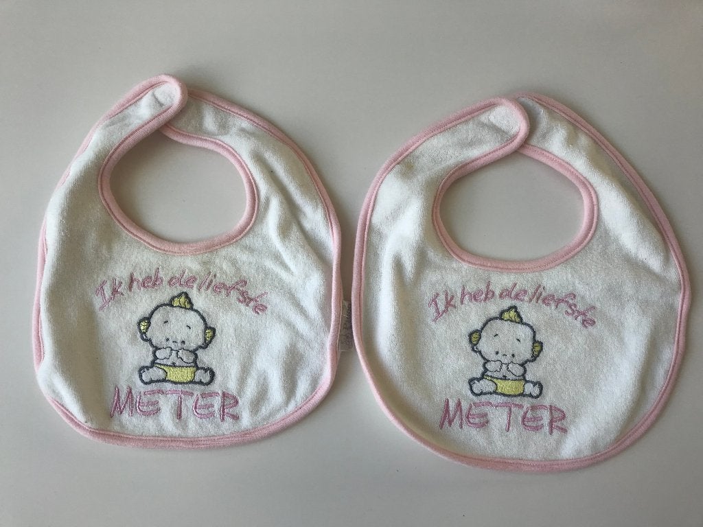 2 roze slabbetjes van liefste meter, Kinderen en Baby's, Ophalen of Verzenden, Zo goed als nieuw, Overige typen